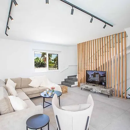 Nissi Cube 4 Kb4 Villa